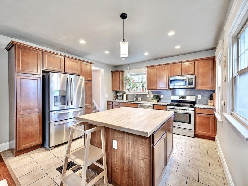 831 N Fort Thomas Avenue, Fort Thomas, KY 41075 Photo 3