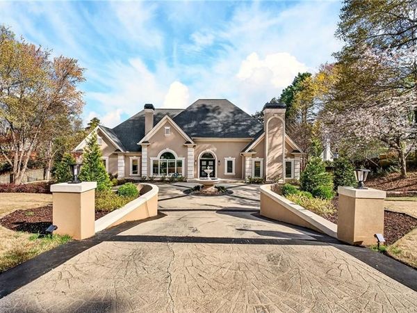 4979 Long Island Drive NW, Atlanta, GA 30327