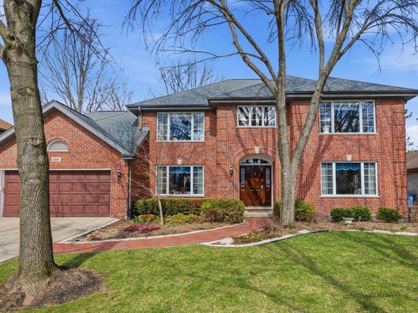 500 Buckingham Place , Downers Grove, IL 60516