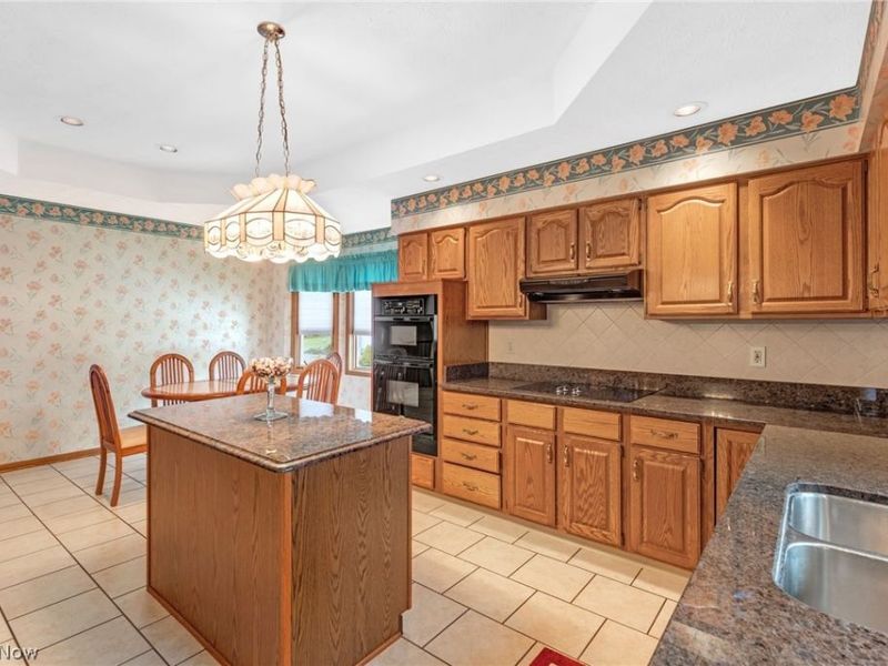 9421 Rainbow Lane, North Royalton, OH 44133 Photo 8