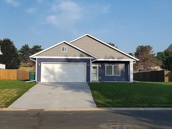 900 8th Avenue SW, Pine Island, MN 55963