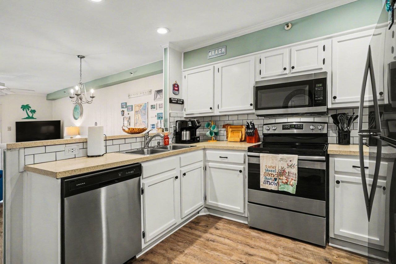 720 N Waccamaw Dr. Photo 14