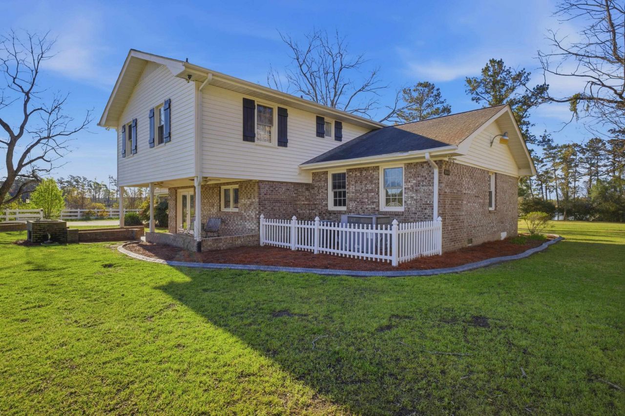 1468 Azalea Dr. Photo 21