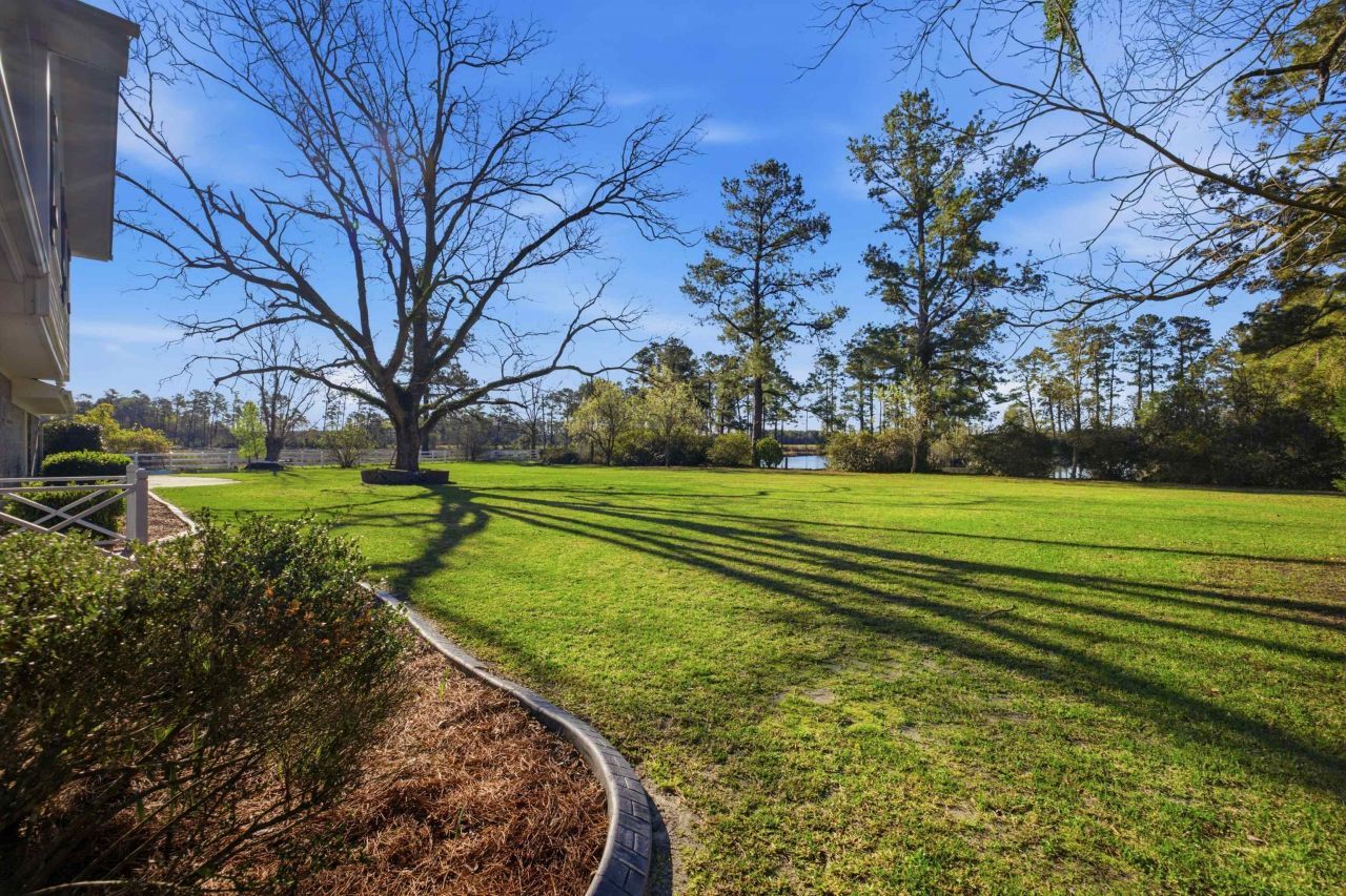 1468 Azalea Dr. Photo 9