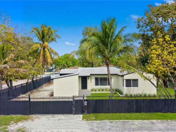 2995 NW 88th St , Miami, FL 33147