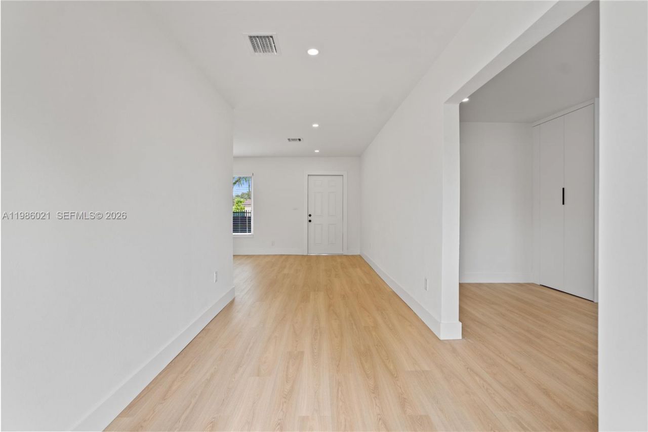 2995 NW 88th St , Miami, FL 33147 Photo