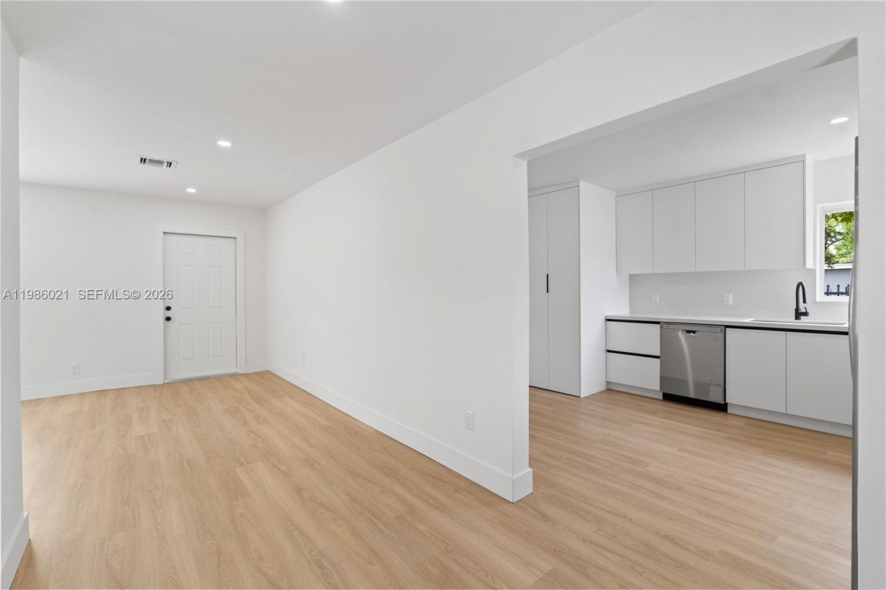 2995 NW 88th St , Miami, FL 33147 Photo