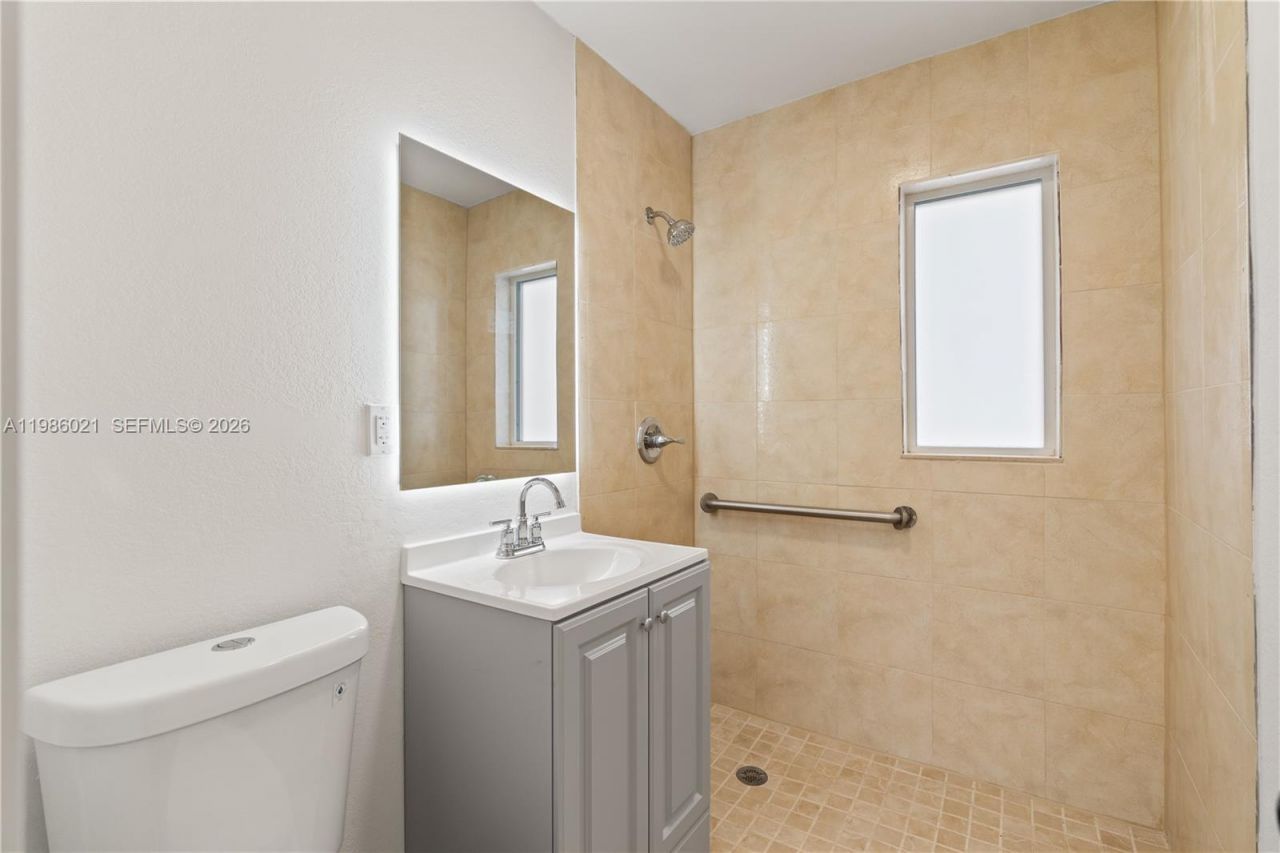 2995 NW 88th St , Miami, FL 33147 Photo