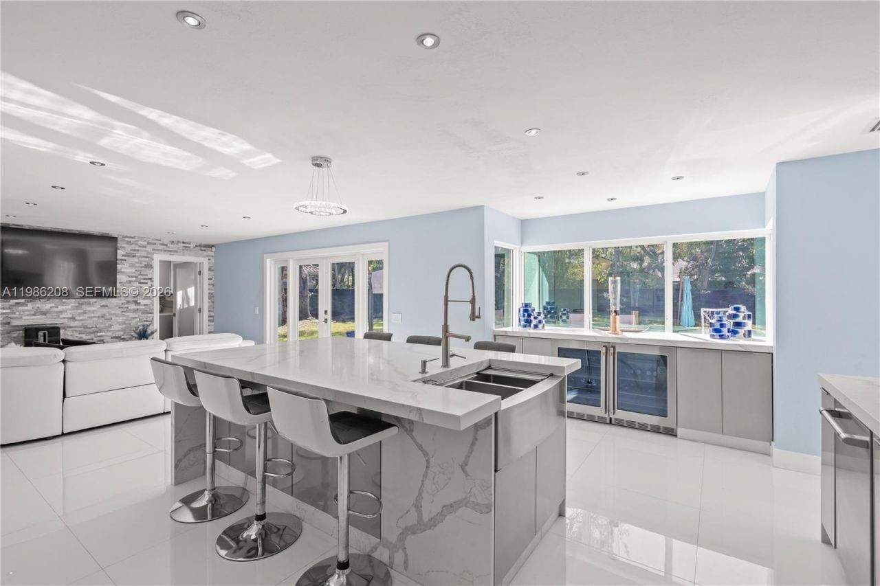 7330 SW 165th St , Palmetto Bay, FL 33157 Photo