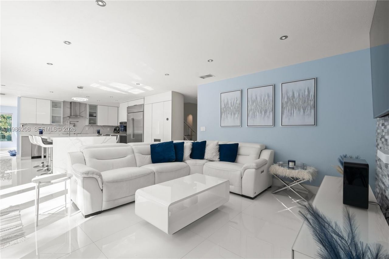 7330 SW 165th St , Palmetto Bay, FL 33157 Photo