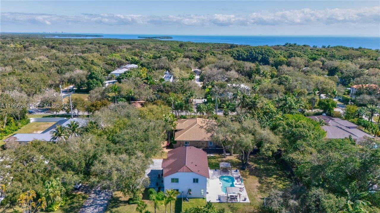 7330 SW 165th St , Palmetto Bay, FL 33157 Photo