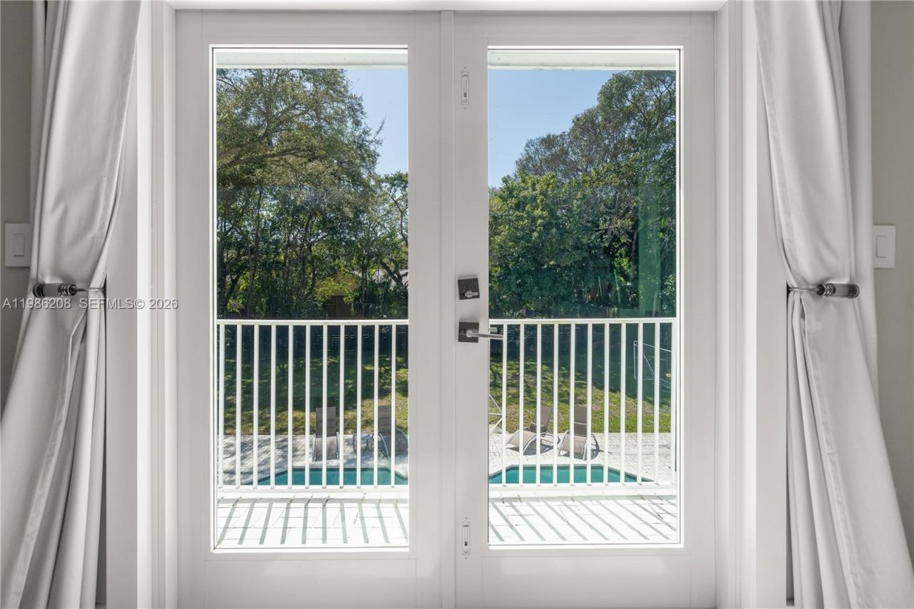 7330 SW 165th St , Palmetto Bay, FL 33157 Photo