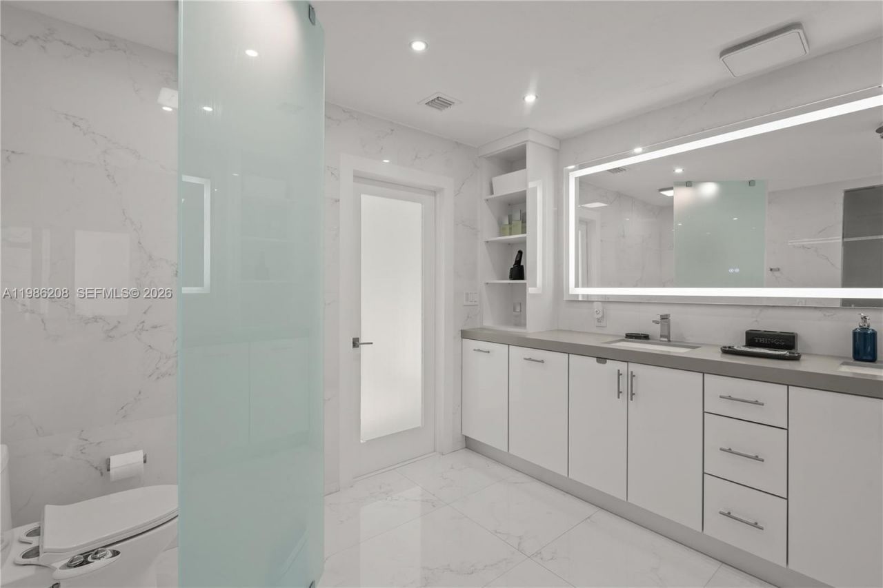 7330 SW 165th St , Palmetto Bay, FL 33157 Photo