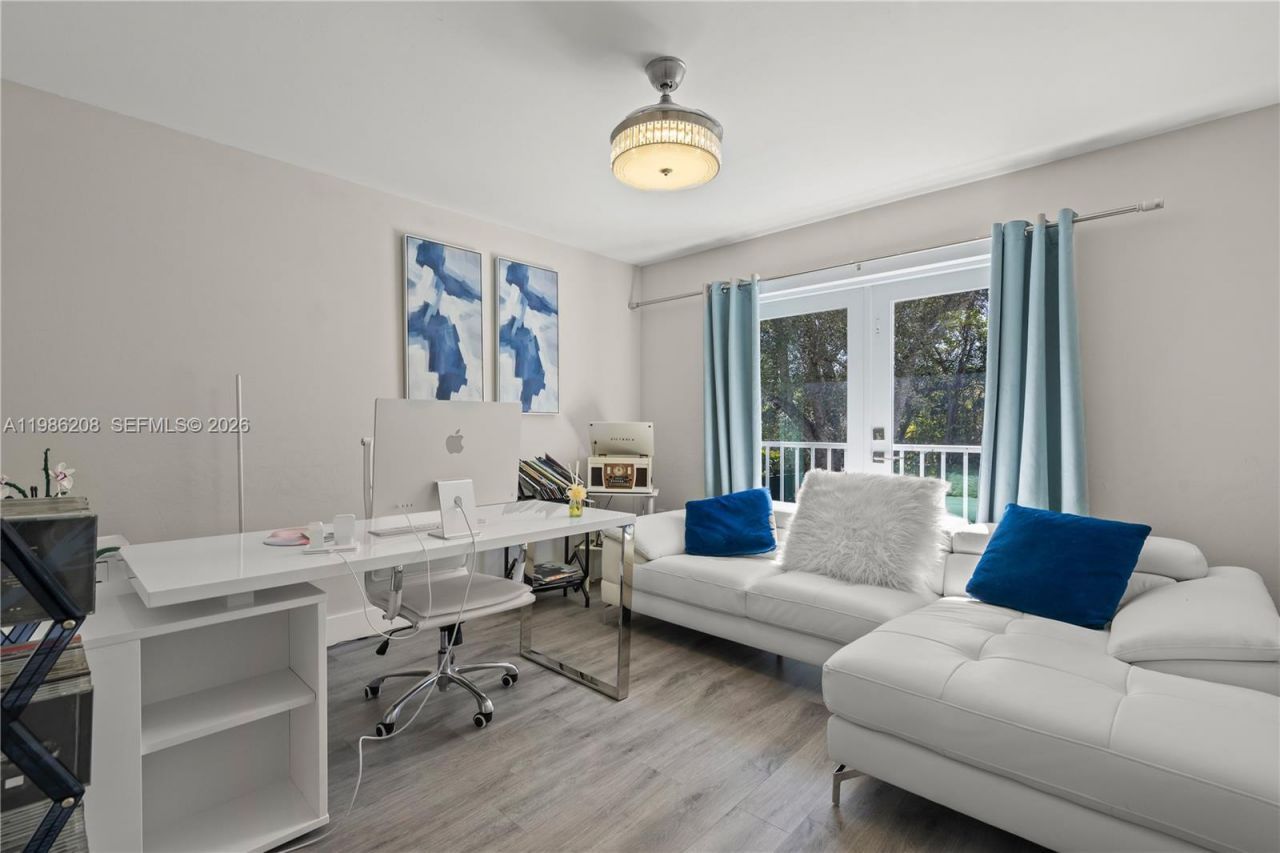 7330 SW 165th St , Palmetto Bay, FL 33157 Photo