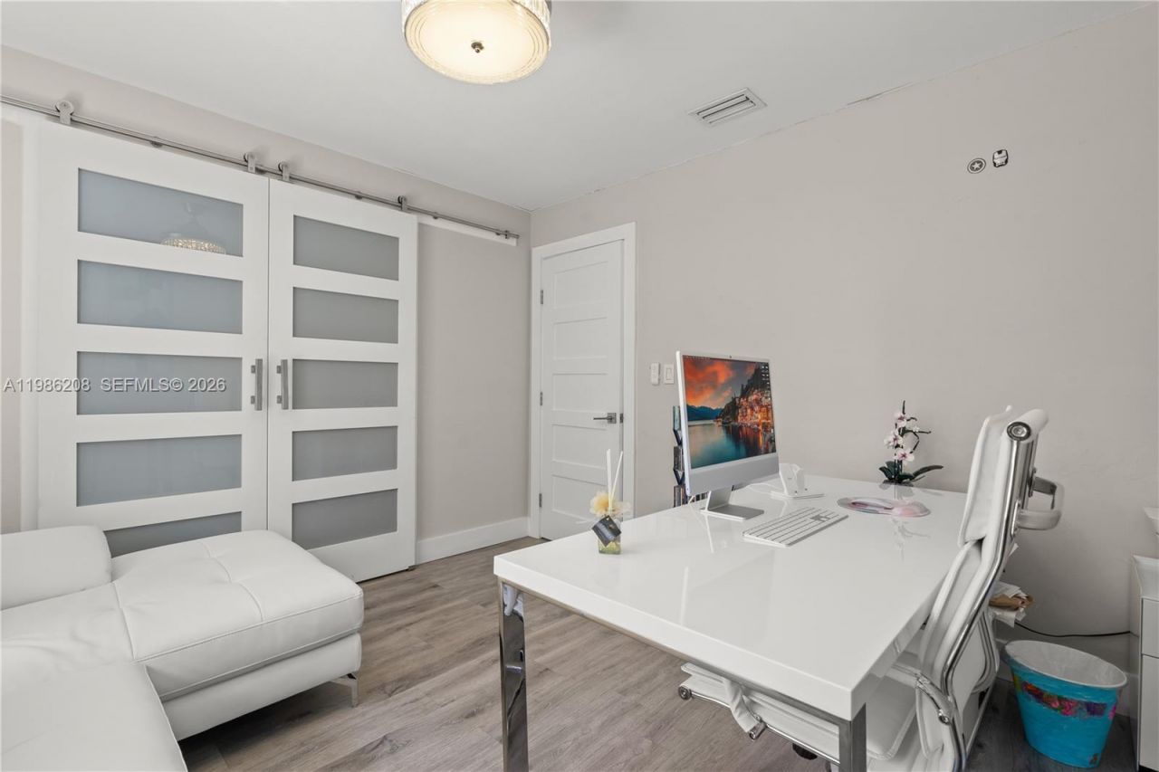 7330 SW 165th St , Palmetto Bay, FL 33157 Photo