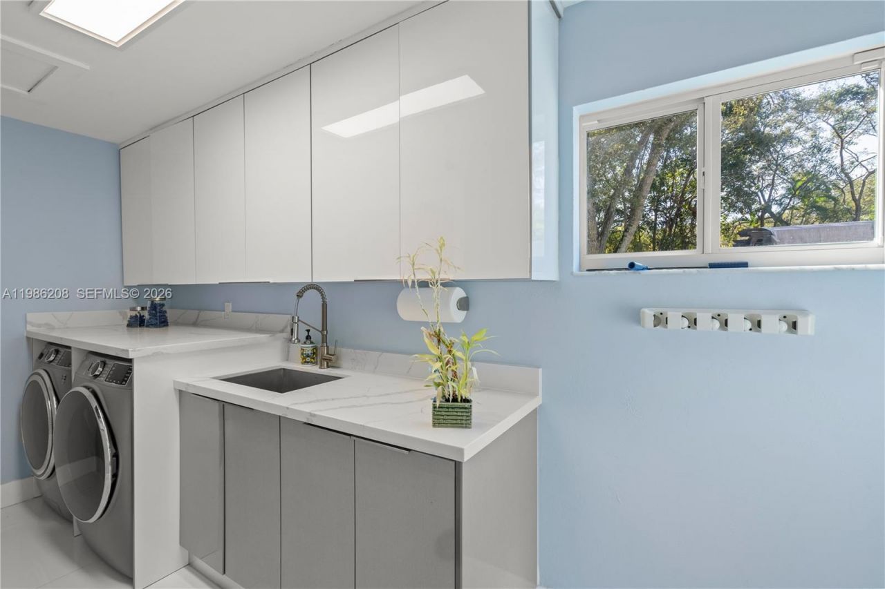 7330 SW 165th St , Palmetto Bay, FL 33157 Photo