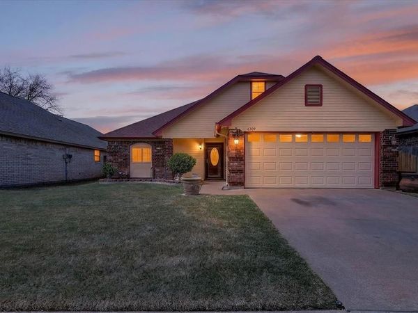 6309 Woodcreek Trail, Fort Worth, TX 76179