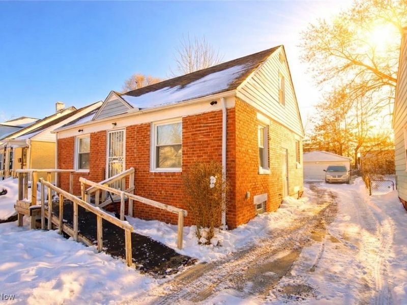 4401 Ingleside Road, Warrensville Heights, OH 44128 Photo 2