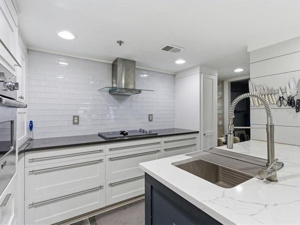 2855 Peachtree Road NE, Unit 124, Atlanta, GA 30305