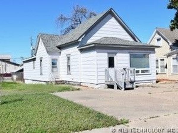 317 SE Delaware Avenue , Bartlesville, OK 74003