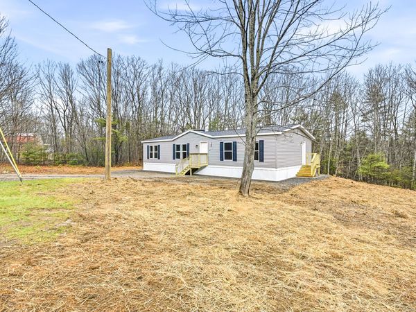 939 Blinn Hill Road, Pittston, ME 04345