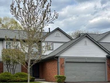 555 Winwood Court, Walled Lake, MI 48390