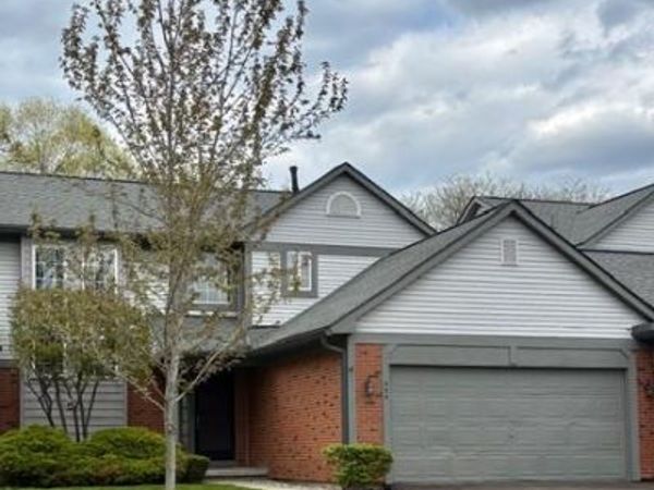555 Winwood Court, Walled Lake, MI 48390