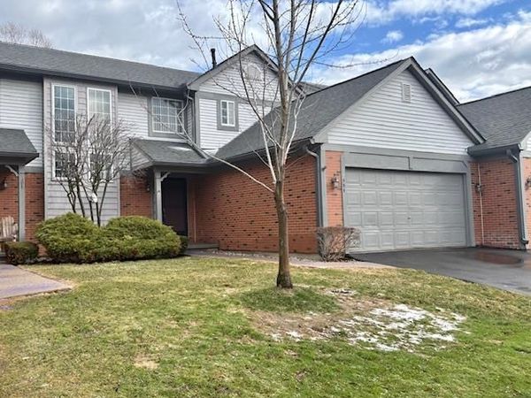 555 Winwood Court, Walled Lake, MI 48390