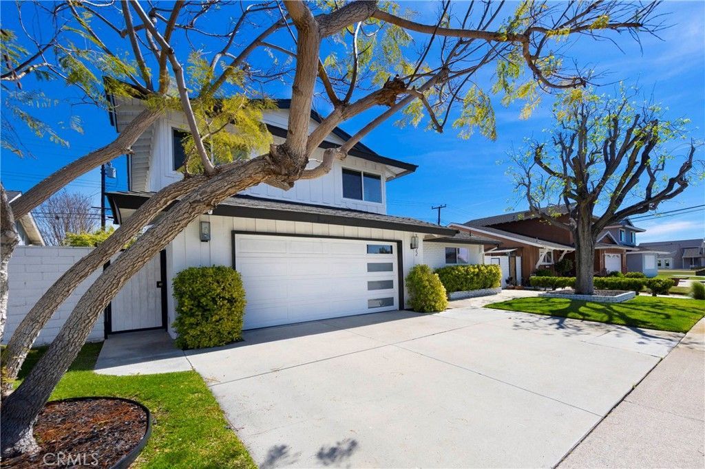 19622 Canberra Ln, Huntington Beach, CA 92646 Main Photo