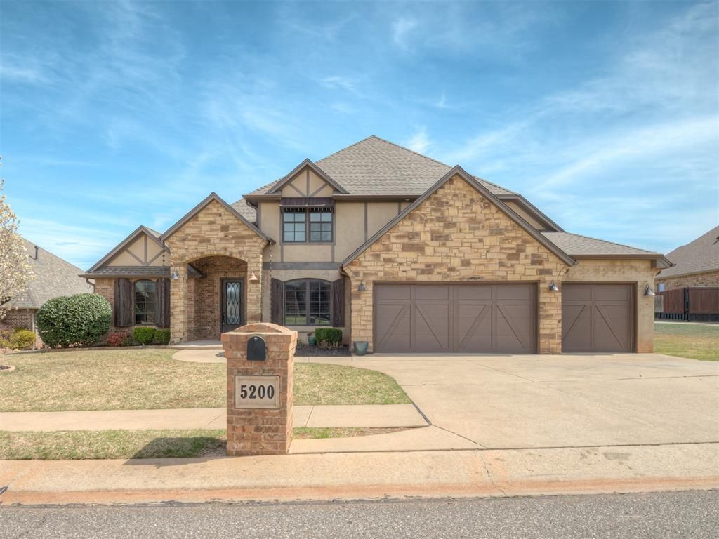 5200 Keystone Circle, Edmond, OK 73025 Main Photo