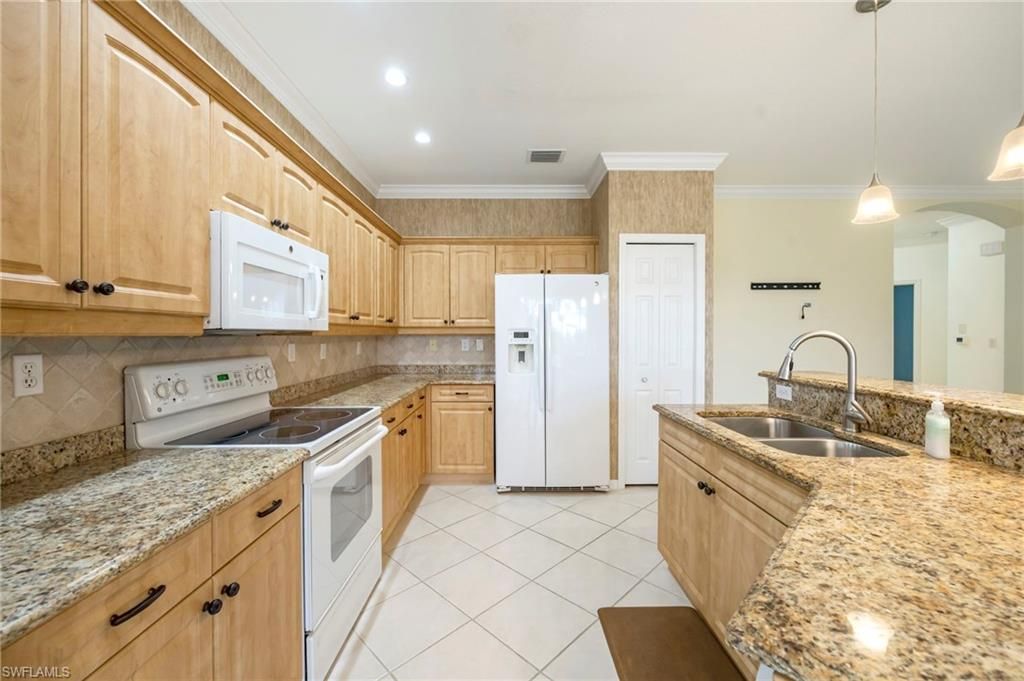 5605 Sherborn Dr, Unit 102, Naples, FL 34110 Photo