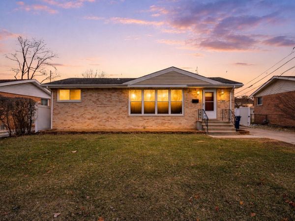 355 IRIS Lane , Chicago Heights, IL 60411