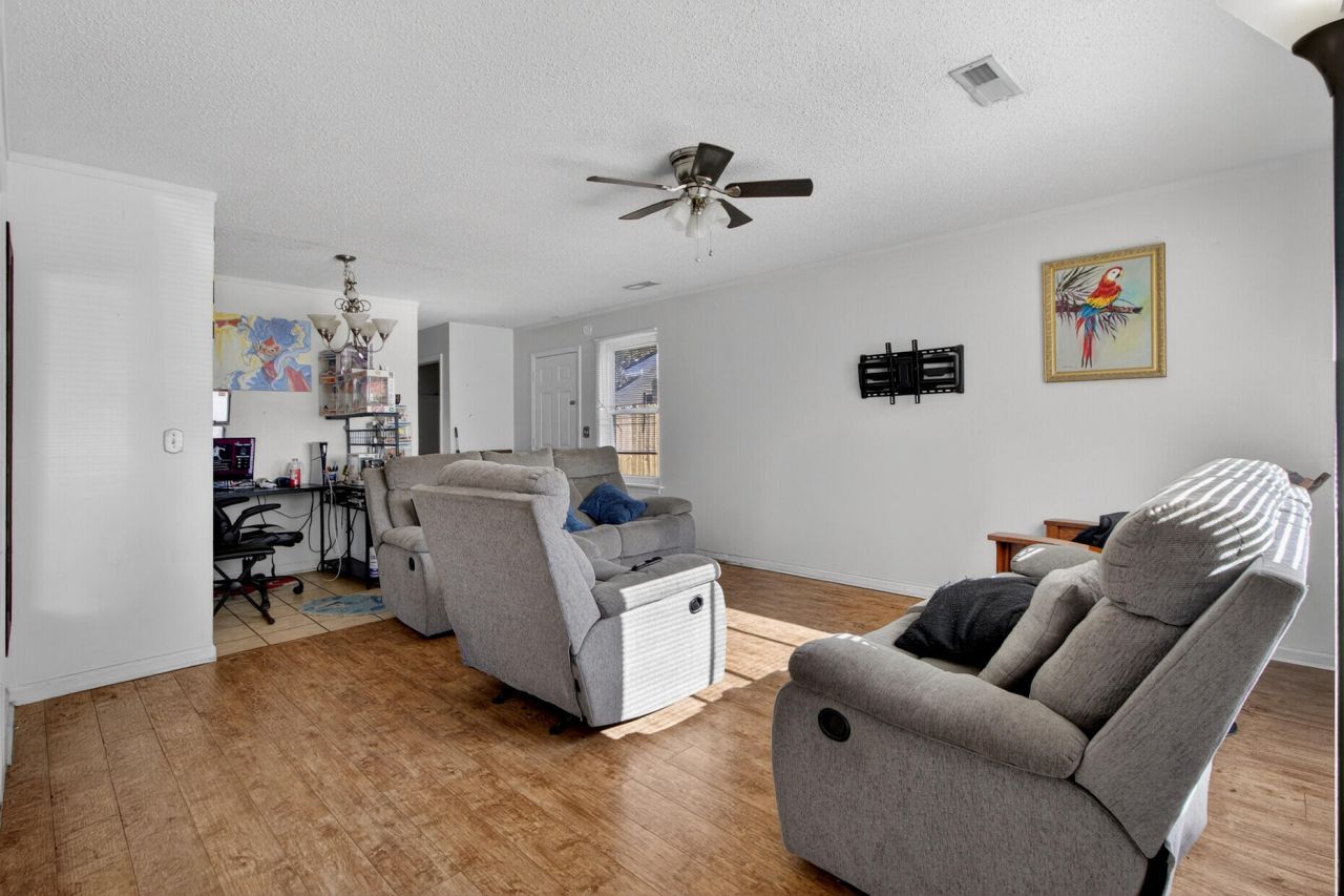 809 Sandpiper Drive Photo 7