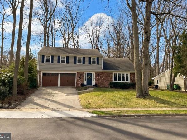 135 BARCROFT DRIVE, CHERRY HILL, NJ 08034