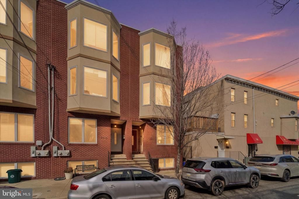 2001 Carpenter Street, Unit B, Philadelphia, PA 19146 Main Photo