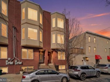 2001 CARPENTER STREET, Unit B, PHILADELPHIA, PA 19146