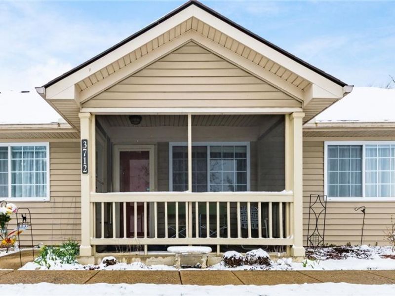 3712 Colony Hill Drive, Zanesville, OH 43701 Photo 2