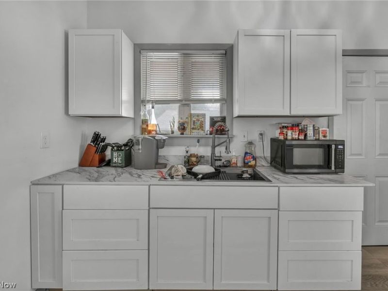 10803 Grantwood Avenue, Cleveland, OH 44108 Photo 7