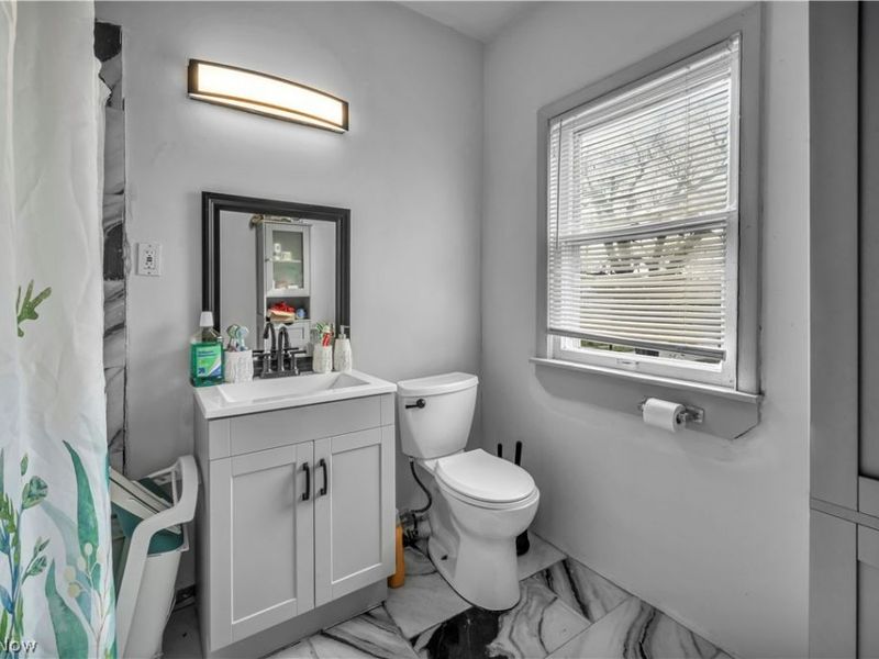 10803 Grantwood Avenue, Cleveland, OH 44108 Photo 8