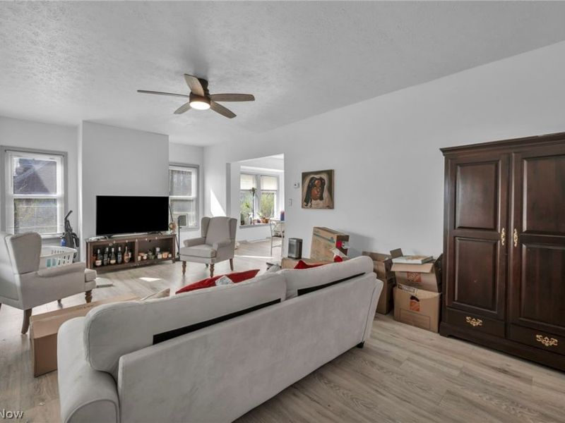 10803 Grantwood Avenue, Cleveland, OH 44108 Photo 9