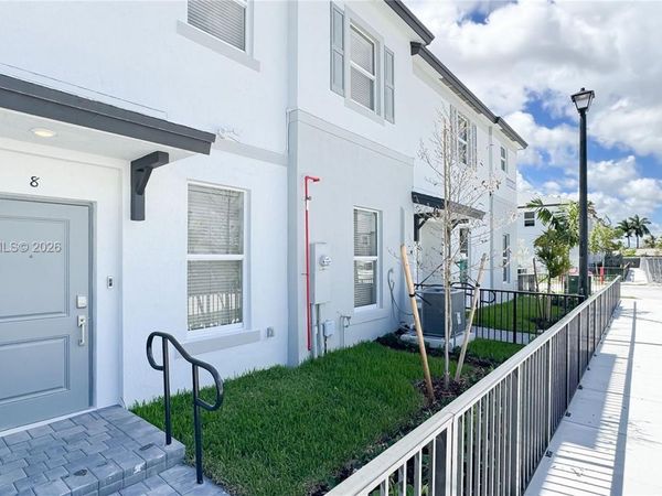 12476 SW 248th St , Unit 8, Miami, FL 33032