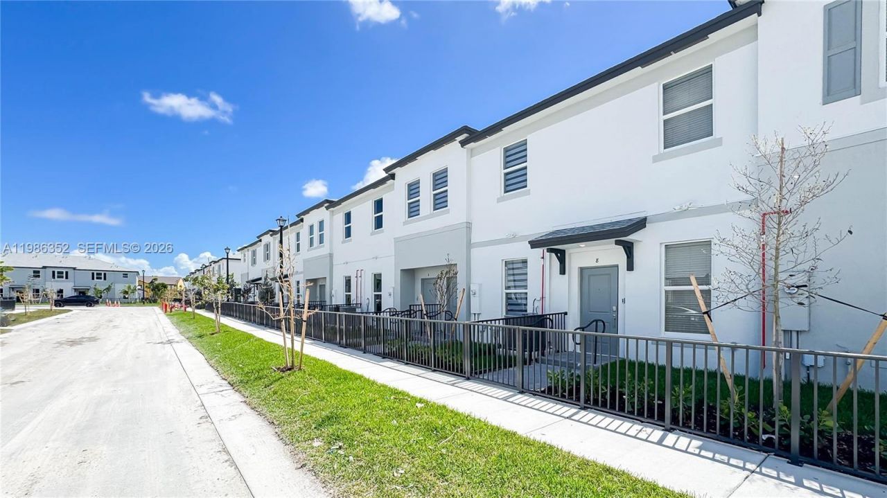 12476 SW 248th St , Unit 8, Miami, FL 33032 Photo