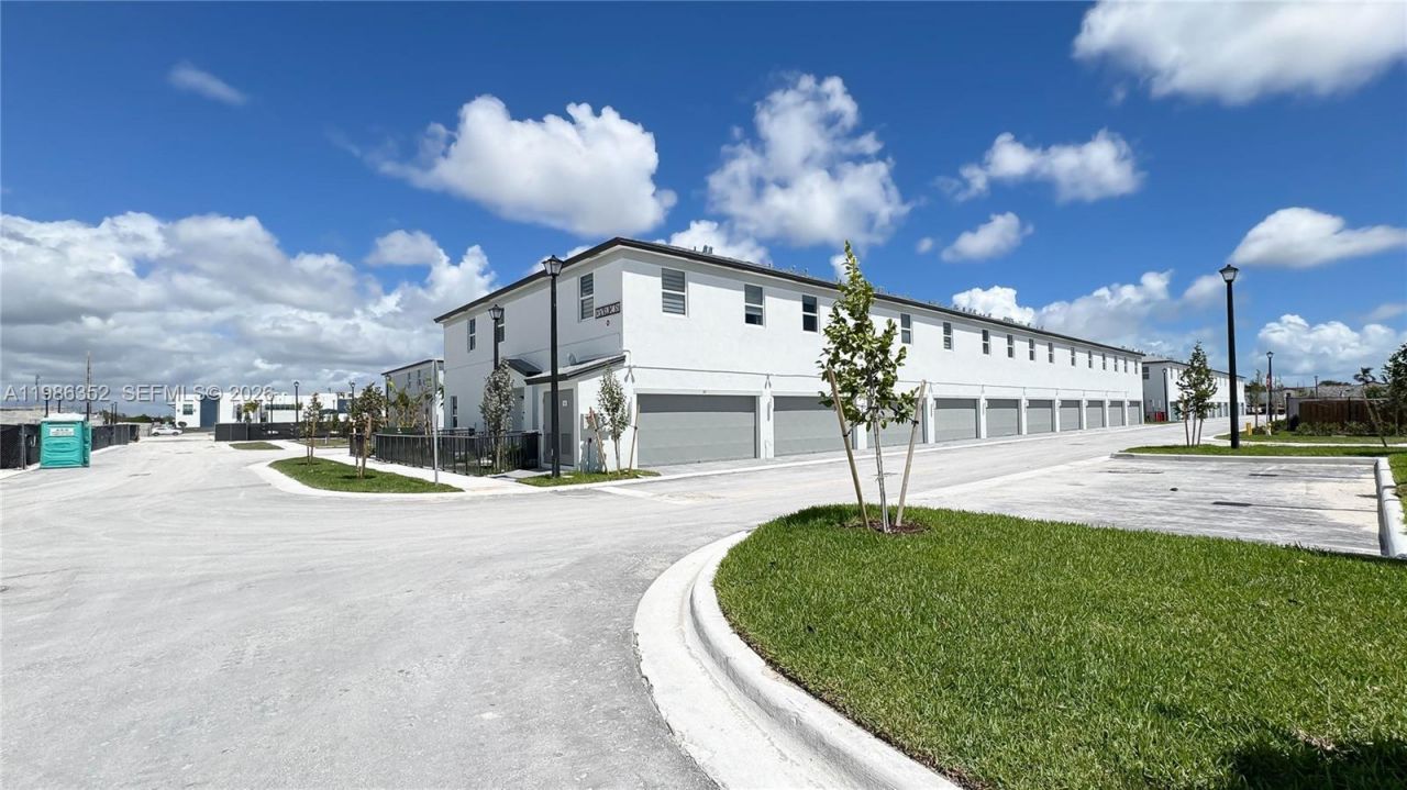 12476 SW 248th St , Unit 8, Miami, FL 33032 Photo