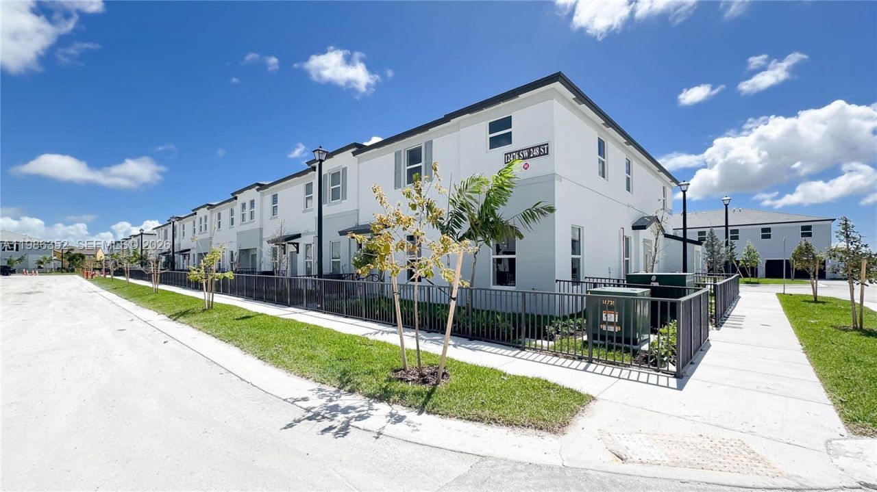 12476 SW 248th St , Unit 8, Miami, FL 33032 Photo