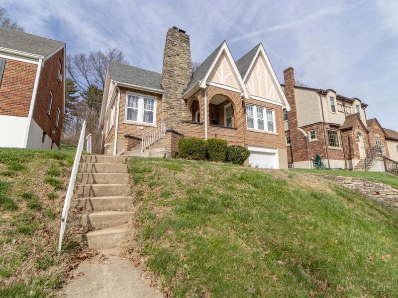 4330 Schulte Drive, Cincinnati, OH 45205 Photo 3