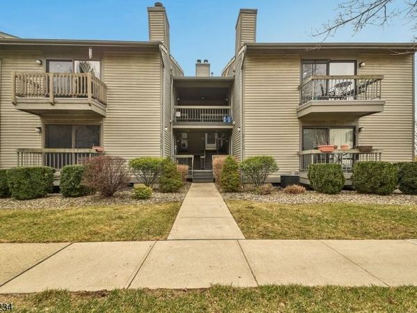 47 Sam Bonnell Dr, Union, NJ 08809