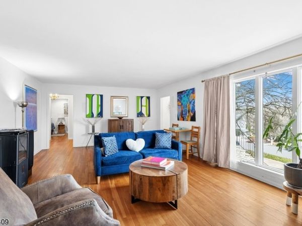 1060 Sunny Slope Dr, Mountainside, NJ 07092