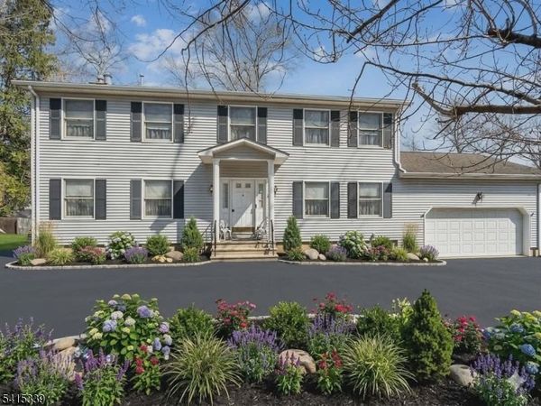 110 Edgewood Ave, Green Brook, NJ 08812