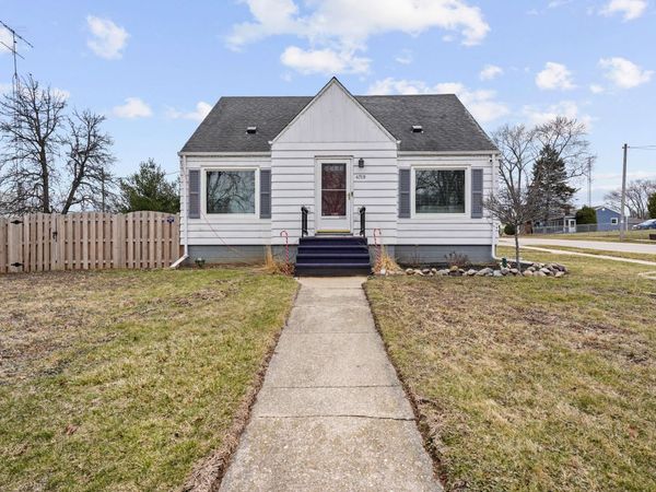 4719 76th St, Pleasant Prairie, WI 53142