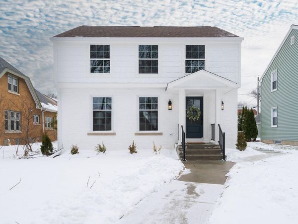 4828 N Newhall St, Whitefish Bay, WI 53217